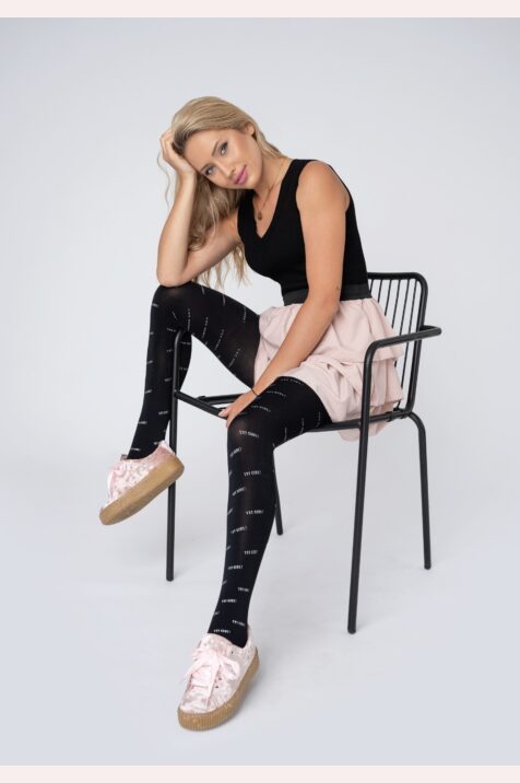Rajstopy wzorzyste z mikrofibry z brokatowym napisem YES GIRL