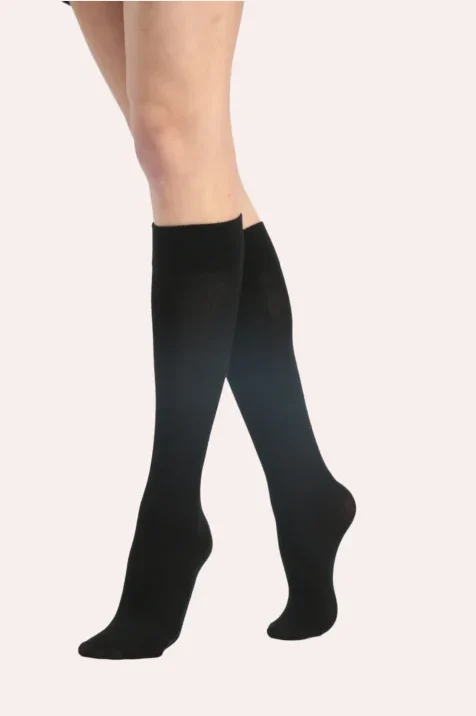 Damskie podkolanówki z wiskozy Iza