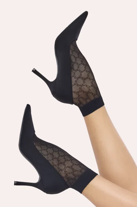 Skarpetki w geometryczny wzór na siateczce Checky