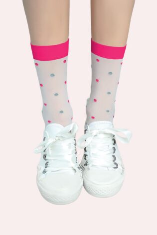 skarpetki w kolorowe kropki