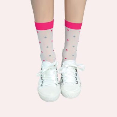 skarpetki w kolorowe kropki