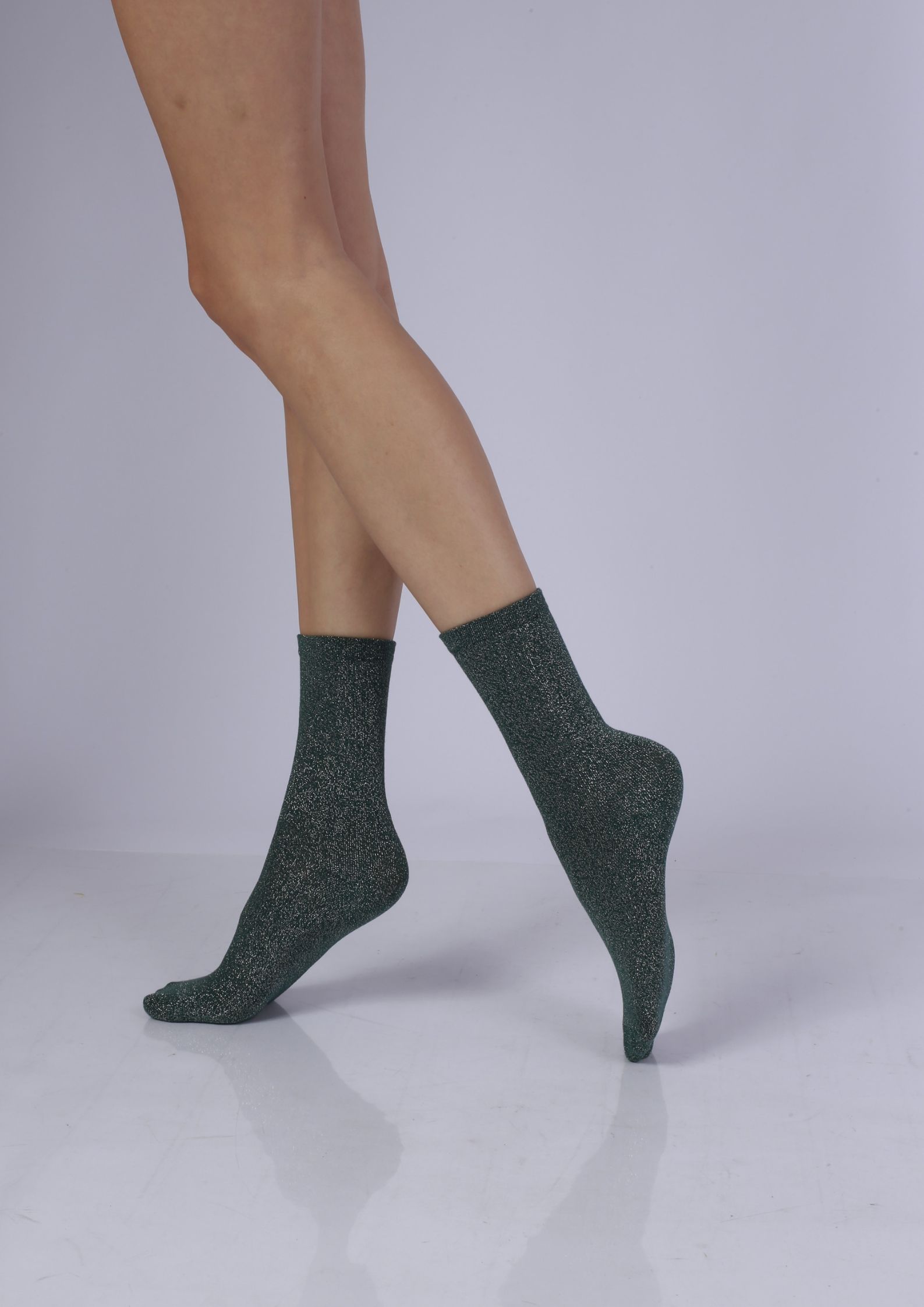 Skarpetki z błyszcząca nitką Glamour 08